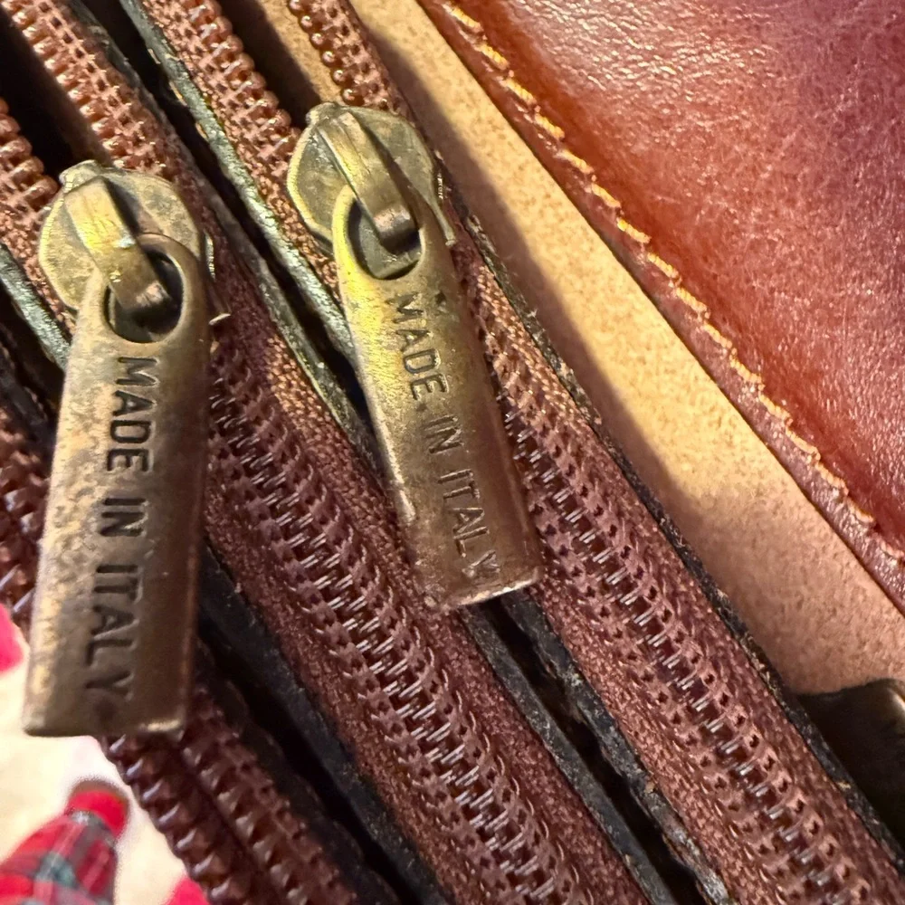 Artisan Craftsmanship, timeless luxury made in Italy Old Angler Firenze bag